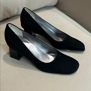 Escada suede Black Block Heel Pumps size 7, NWOT , 2 1/2” heel